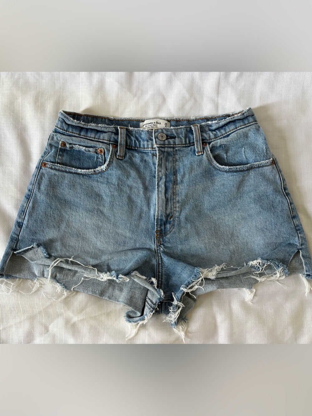 Abercrombie & Fitch Light Wash Frayed Hem Denim Shorts